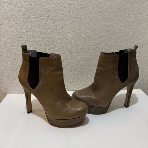 Vince camuto Platform Chelsea Boot 8B - Picture 1 of 9
